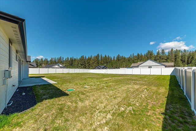 3405 E Yearling Rd, Chattaroy, WA 99003