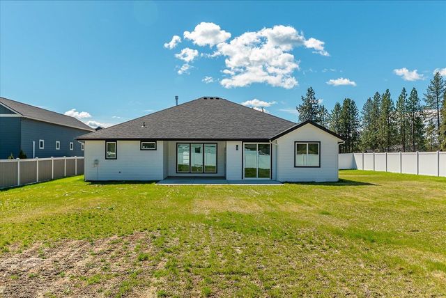 3405 E Yearling Rd, Chattaroy, WA 99003