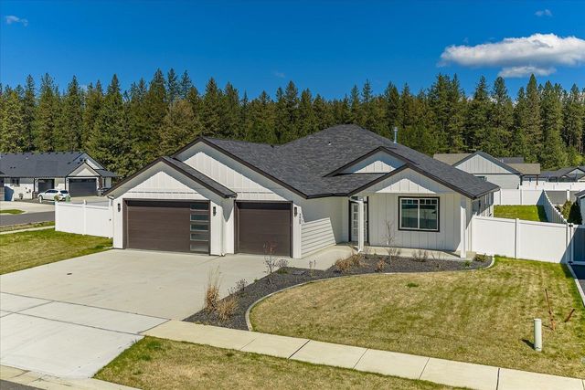 3405 E Yearling Rd, Chattaroy, WA 99003