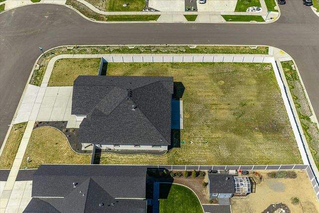 3405 E Yearling Rd, Chattaroy, WA 99003