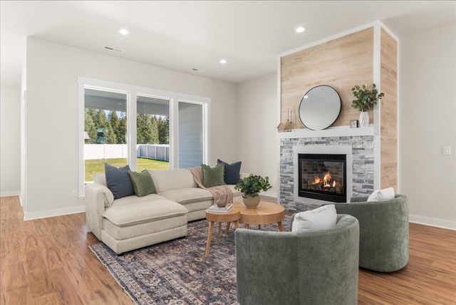 3405 E Yearling Rd, Chattaroy, WA 99003