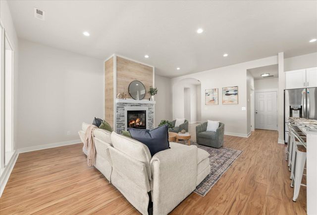 3405 E Yearling Rd, Chattaroy, WA 99003