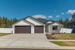 3405 E Yearling Rd, Chattaroy, WA 99003