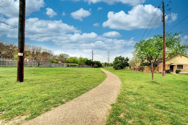 11901 Swearingen DR 43-I, Austin, TX 78758
