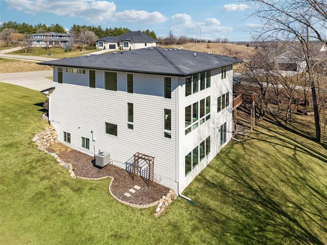 3446 SW 54th Street, West Des Moines, IA 50265