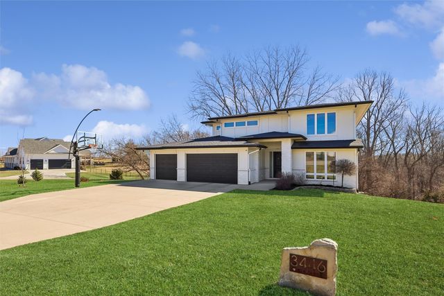 3446 SW 54th Street, West Des Moines, IA 50265