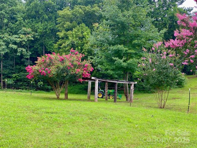 271 Fairmount Road, Statesville, NC 28625