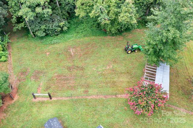 271 Fairmount Road, Statesville, NC 28625