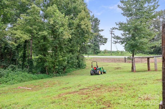 271 Fairmount Road, Statesville, NC 28625