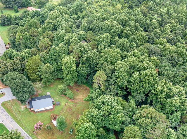 271 Fairmount Road, Statesville, NC 28625