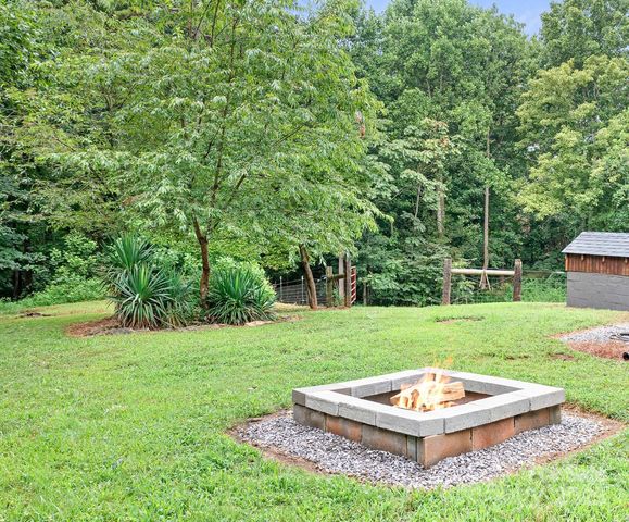 271 Fairmount Road, Statesville, NC 28625