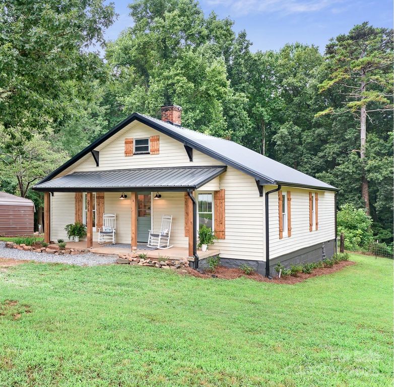 271 Fairmount Road, Statesville, NC 28625