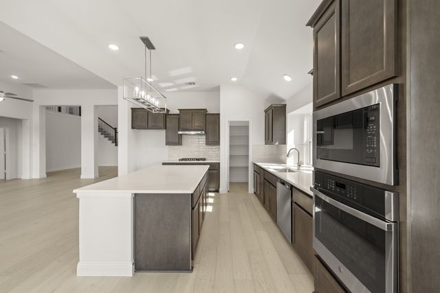 1013 Butterfly, Justin, TX 76247