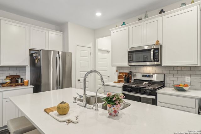 158 Canopy Oak, New Braunfels, TX 78130