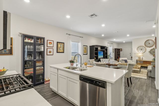 158 Canopy Oak, New Braunfels, TX 78130