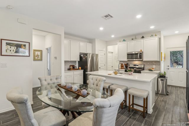 158 Canopy Oak, New Braunfels, TX 78130