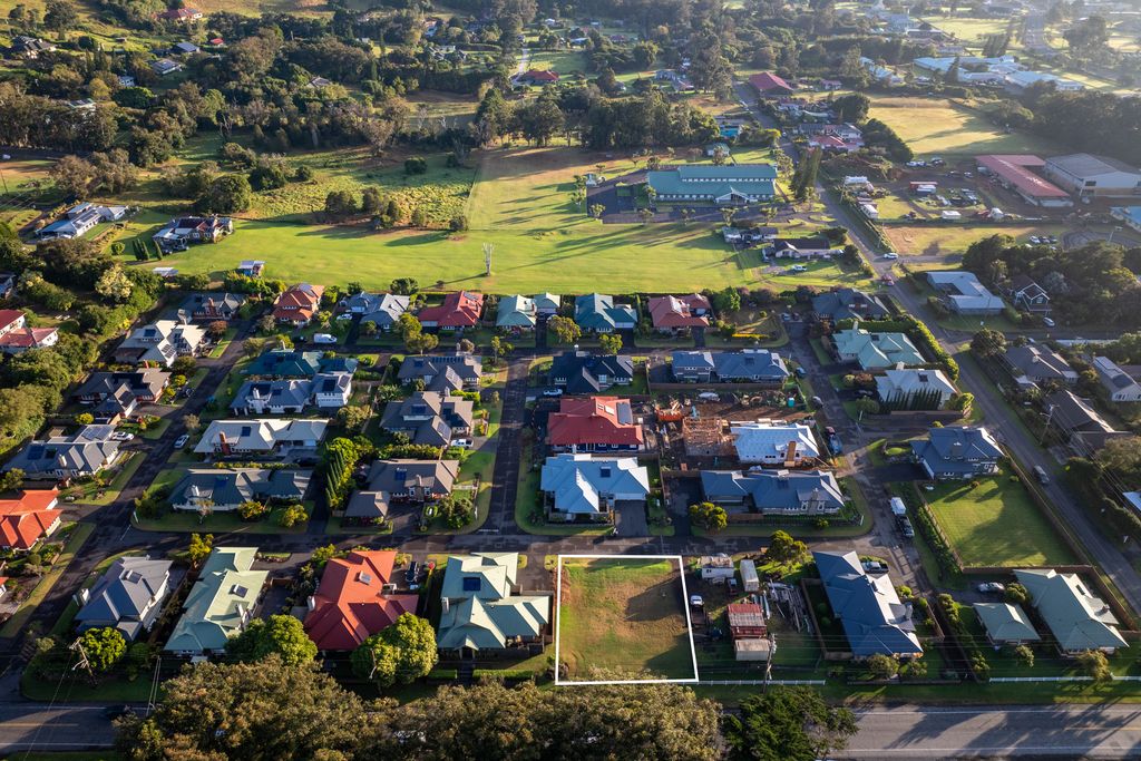 Image 1 of property listing at 65-1260 LINDSEY RD, Kamuela, HI 96743