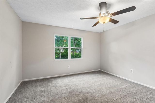 515 S Cardinal Drive, Olathe, KS 66062