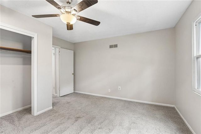 515 S Cardinal Drive, Olathe, KS 66062