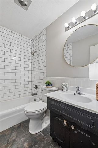 515 S Cardinal Drive, Olathe, KS 66062