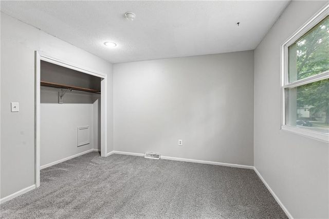 515 S Cardinal Drive, Olathe, KS 66062