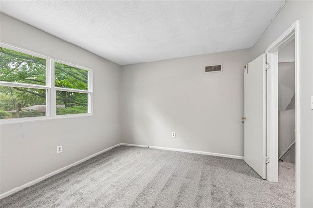 515 S Cardinal Drive, Olathe, KS 66062