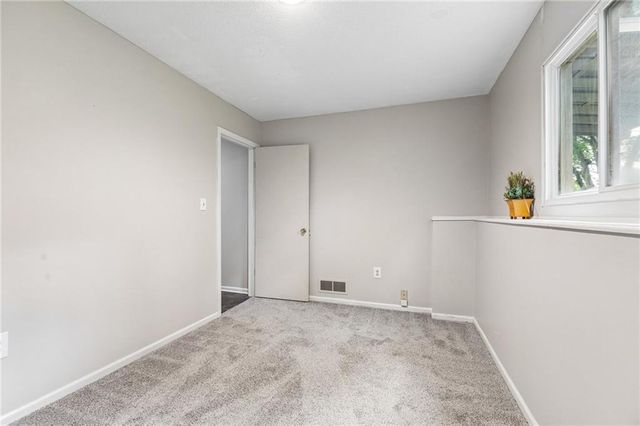 515 S Cardinal Drive, Olathe, KS 66062