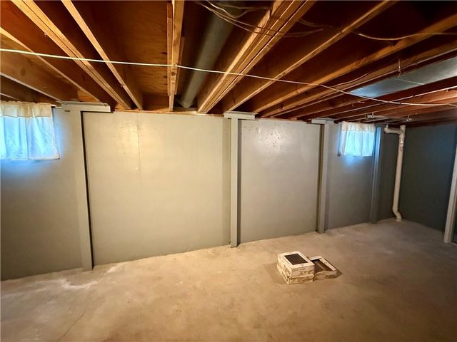 515 S Cardinal Drive, Olathe, KS 66062