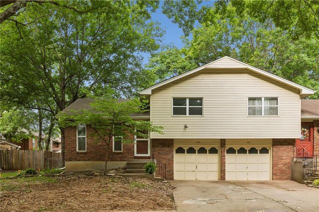 515 S Cardinal Drive, Olathe, KS 66062