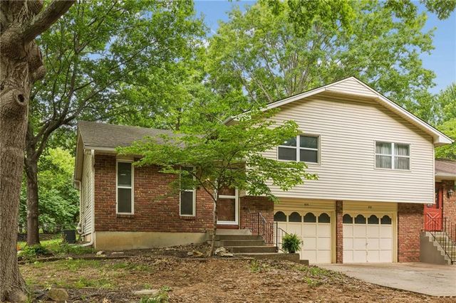 515 S Cardinal Drive, Olathe, KS 66062