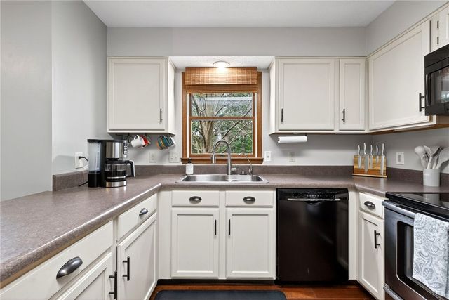 4165 Summerfield Drive, Dayton, OH 45432