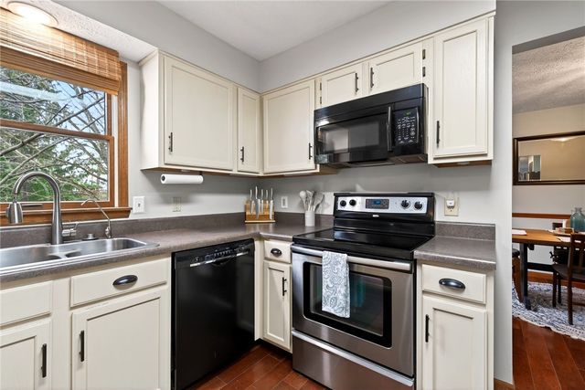 4165 Summerfield Drive, Dayton, OH 45432