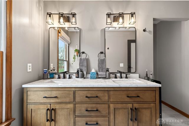 4165 Summerfield Drive, Dayton, OH 45432