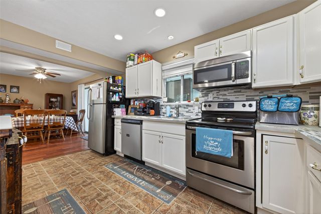 213 Meadow Lake Drive, Trinity, TX 75862