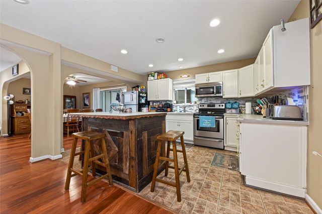 213 Meadow Lake Drive, Trinity, TX 75862