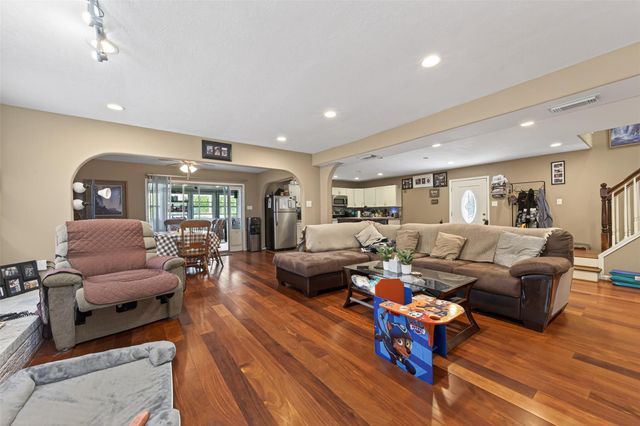 213 Meadow Lake Drive, Trinity, TX 75862