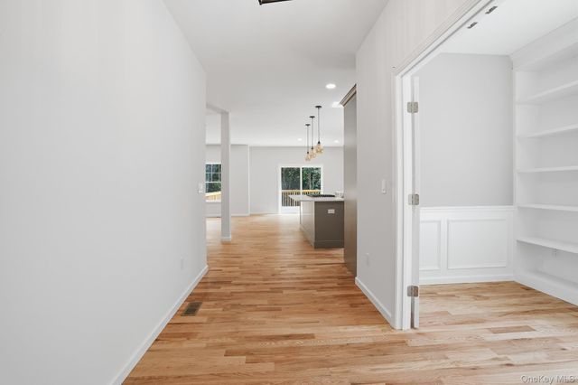155 S Quaker Lane, Hyde Park, NY 12538