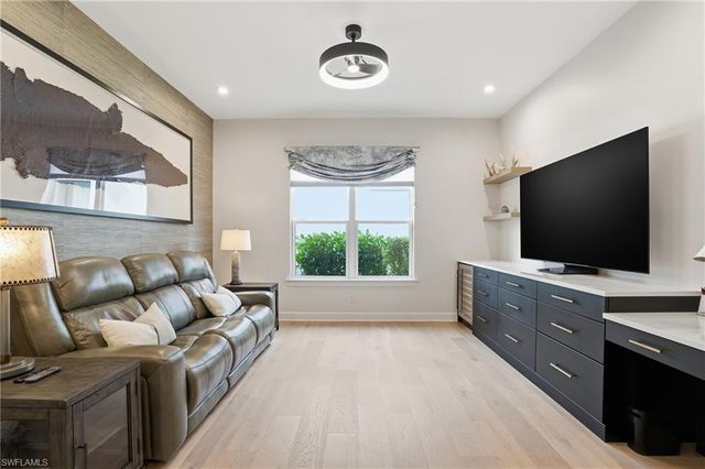 11591 Canal Grande DR, Fort Myers, FL 33913