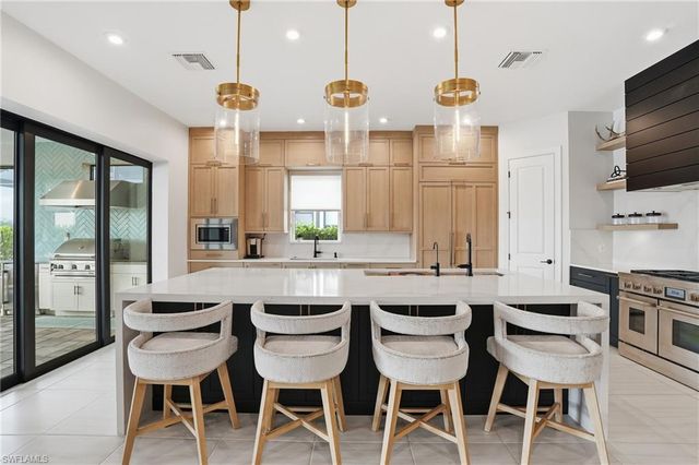 11591 Canal Grande DR, Fort Myers, FL 33913