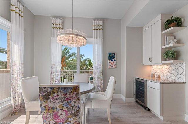 375 5th AVE S 302, Naples, FL 34102