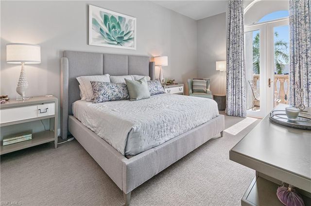 375 5th AVE S 302, Naples, FL 34102