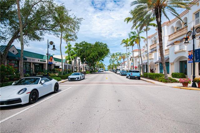 375 5th AVE S 302, Naples, FL 34102