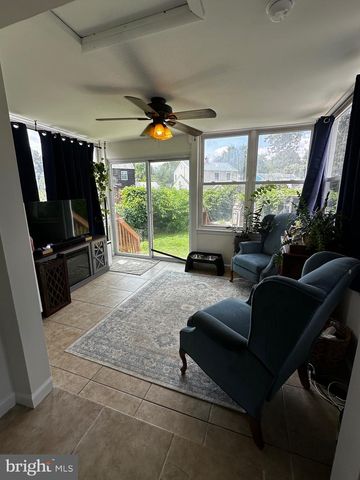 5211 EDGEWOOD RD, College Park, MD 20740