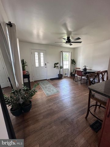 5211 EDGEWOOD RD, College Park, MD 20740