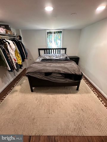 5211 EDGEWOOD RD, College Park, MD 20740