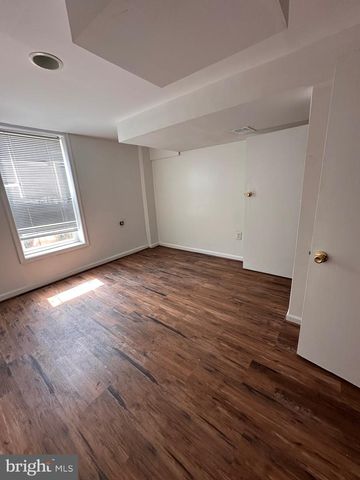 5211 EDGEWOOD RD, College Park, MD 20740
