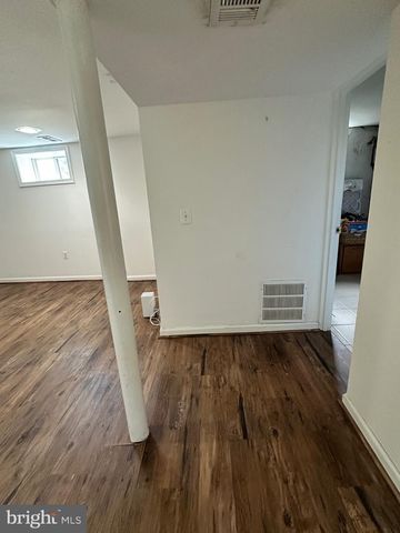 5211 EDGEWOOD RD, College Park, MD 20740
