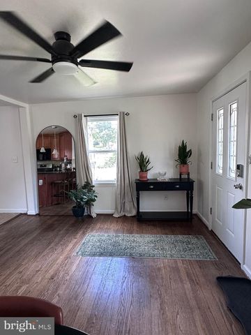 5211 EDGEWOOD RD, College Park, MD 20740