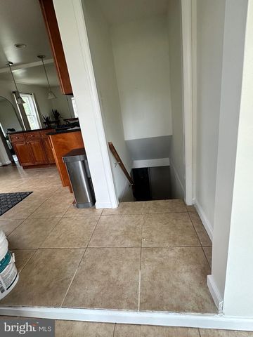 5211 EDGEWOOD RD, College Park, MD 20740