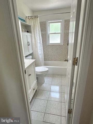 5211 EDGEWOOD RD, College Park, MD 20740